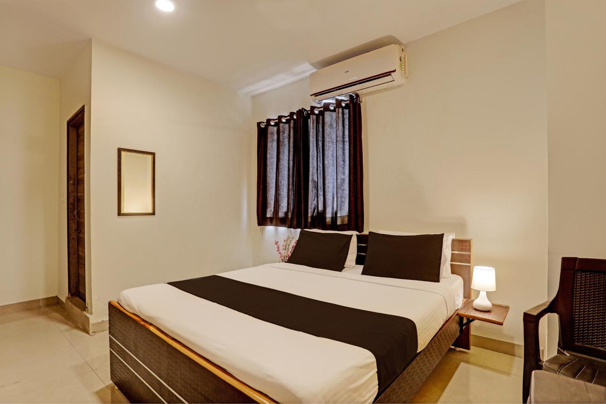 Capital O Saharsh Grand Near Shilparamam Hyderabad Ngoại thất bức ảnh