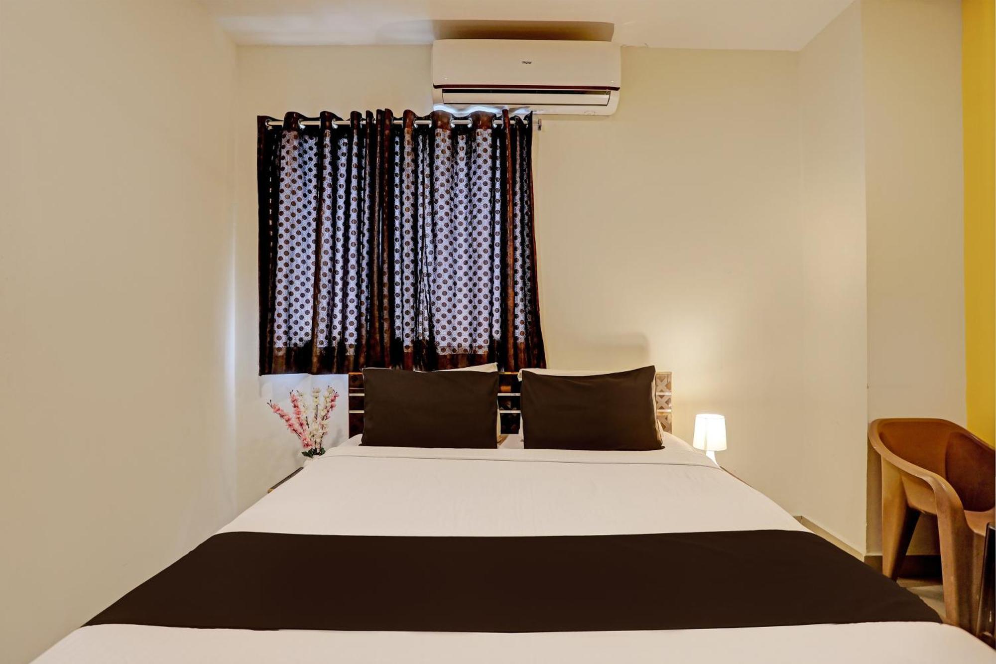 Capital O Saharsh Grand Near Shilparamam Hyderabad Ngoại thất bức ảnh
