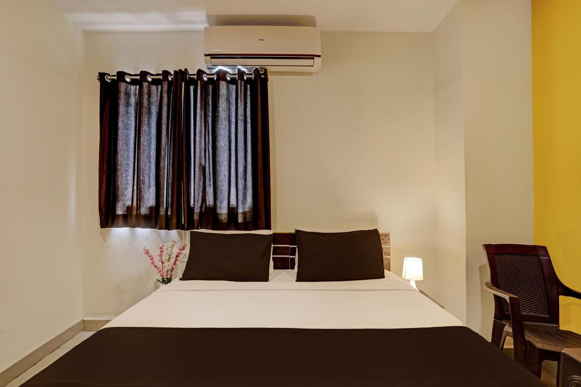 Capital O Saharsh Grand Near Shilparamam Hyderabad Ngoại thất bức ảnh