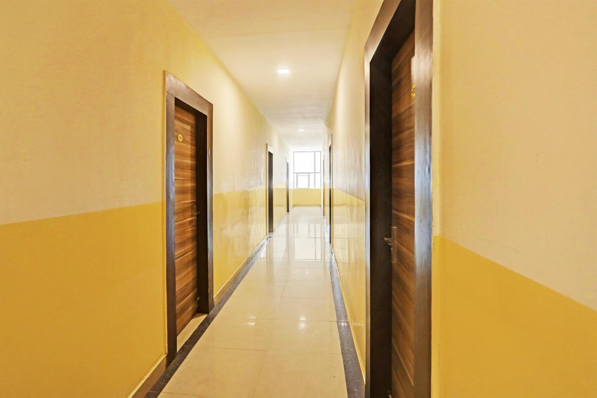 Capital O Saharsh Grand Near Shilparamam Hyderabad Ngoại thất bức ảnh