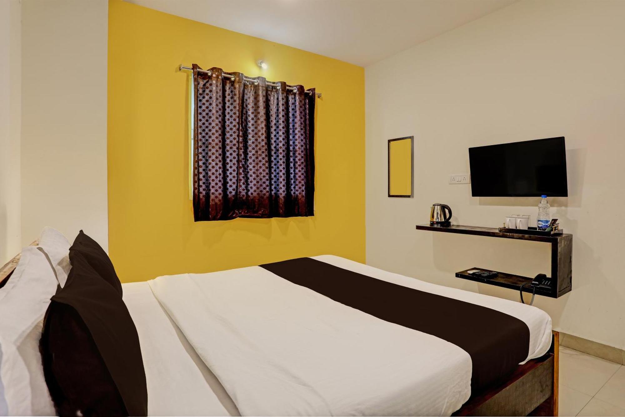 Capital O Saharsh Grand Near Shilparamam Hyderabad Ngoại thất bức ảnh